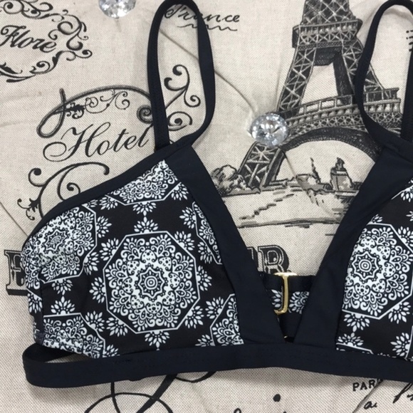 Ella Moss Medallion Bralette - Picture 4 of 9